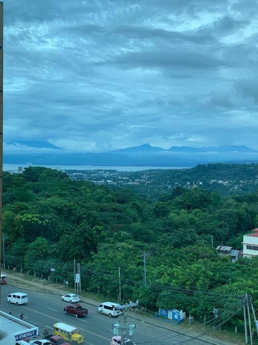 Spacious 2-Bedroom Condo,Wifi,Netflix,Free Parking Cagayan de Oro Ngoại thất bức ảnh